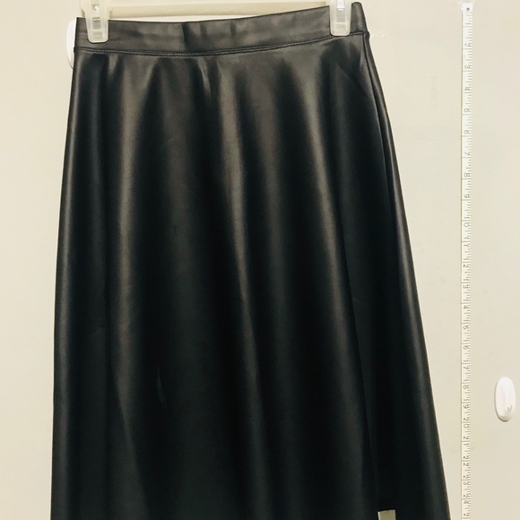 NWT FOREVER21 LEATHERETTE SKIRT XS SIZE 0 - Picture 3 of 5